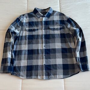 Banana Republic Untucked Slim Fit Ultra Soft Flannel
